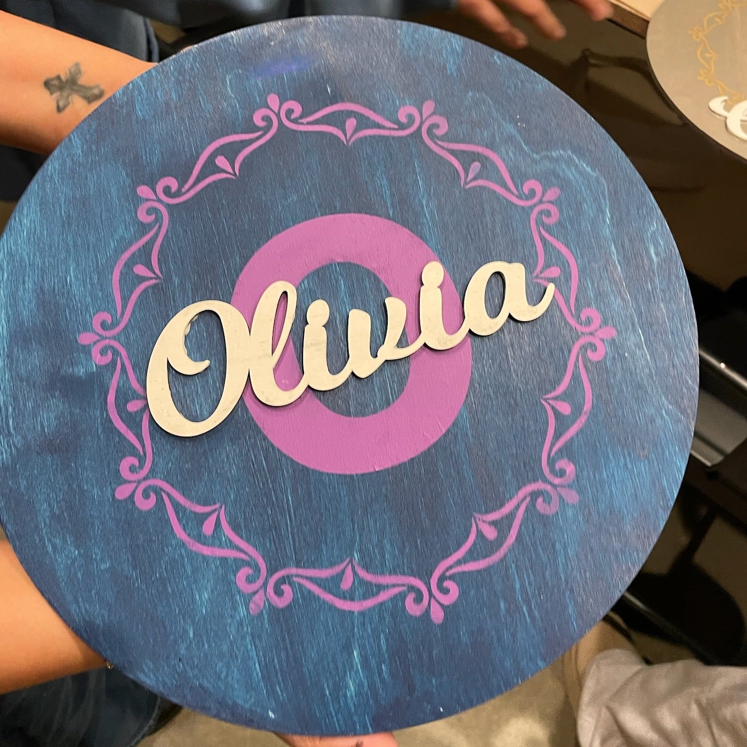 Round Monogram w/3D Name Party