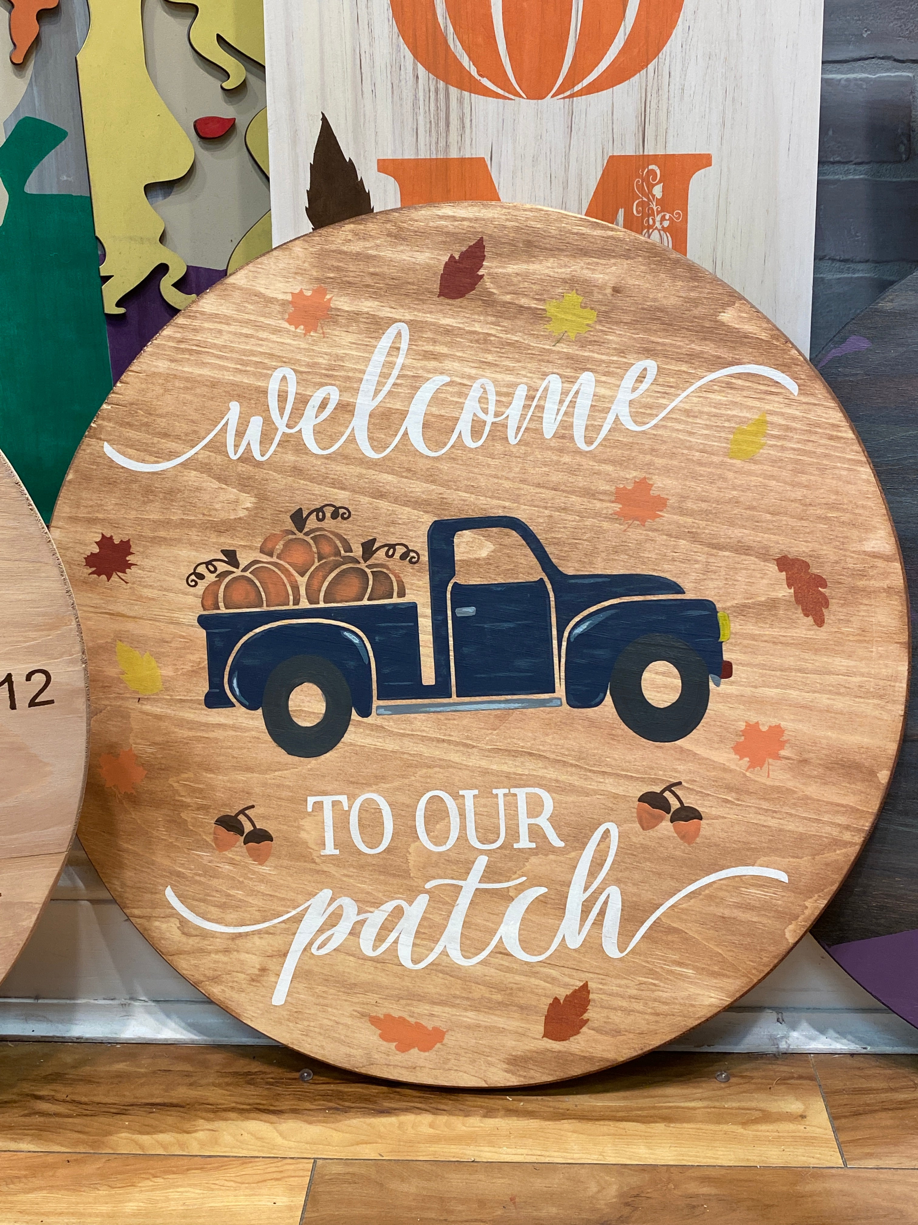 Welcome Fall & Halloween: Planks, Pallets & Rounds