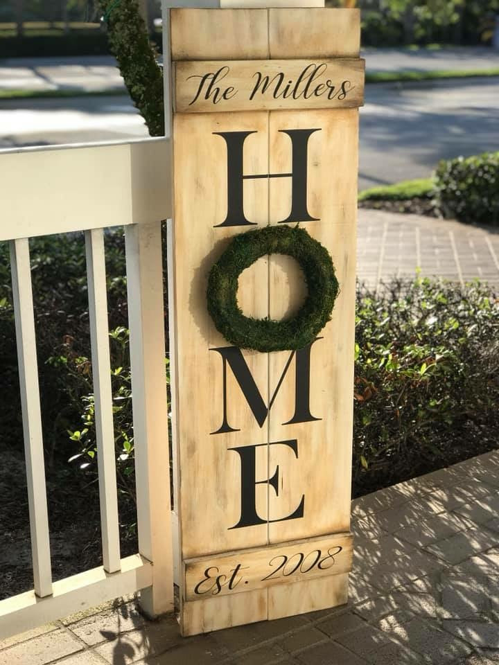 Home Shutter w/Wreath